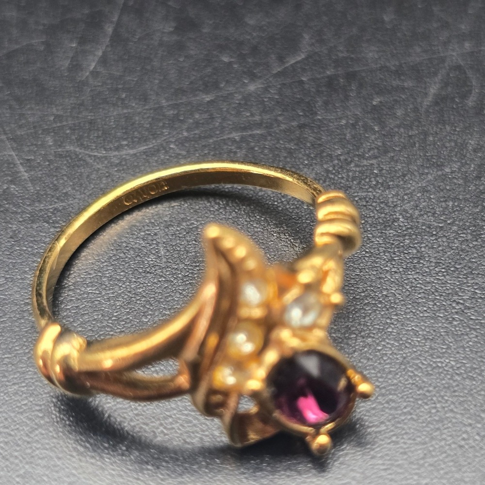 Avon Faux Amethyst Ring Size 7.5 Gold Tone Vintage Jewelry - Picture 4 of 8